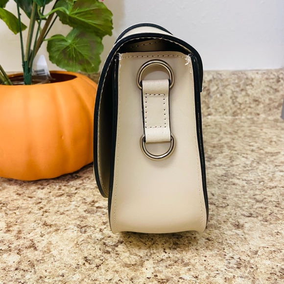 Tano Made in Italy Leather Crossbody - Picture 6 of 12